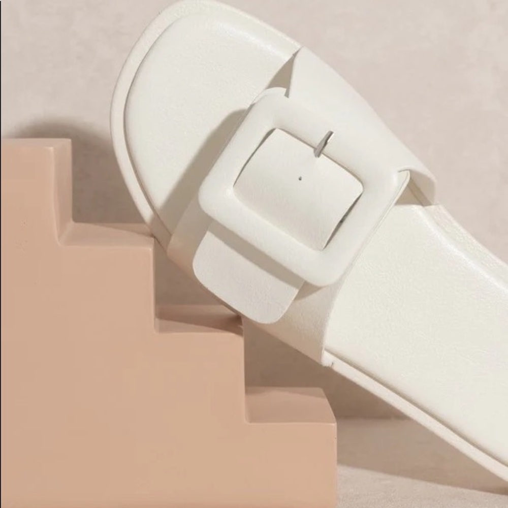 Women’s Big Buckle Sandal Slides